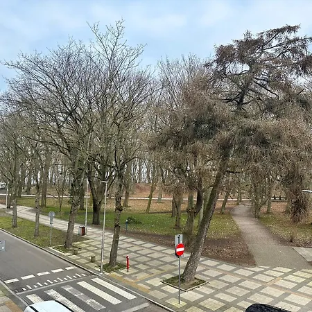 Al-dom Obroncow Westerplatte , 100 M Do Plazy, Przy Latarni Morskiej *