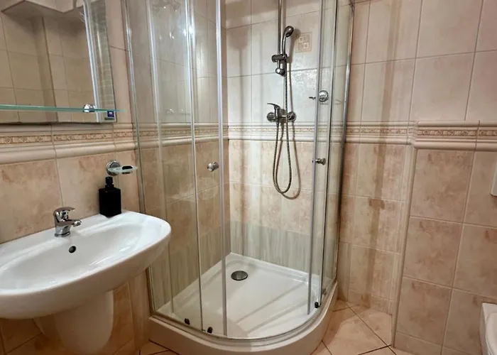 Al-dom Obroncow Westerplatte , 100 M Do Plazy, Przy Latarni Morskiej Kolberg