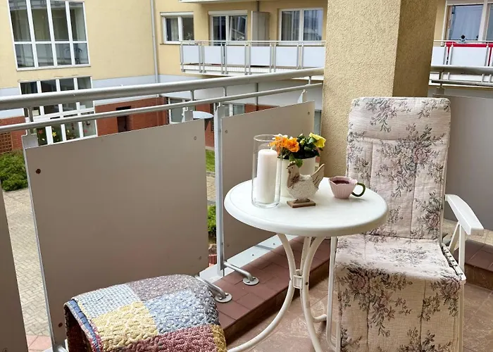 Al-dom Obroncow Westerplatte , 100 M Do Plazy, Przy Latarni Morskiej Kolberg